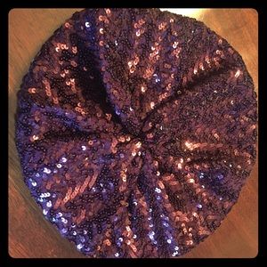 Chic, purple sequined beret for young girl